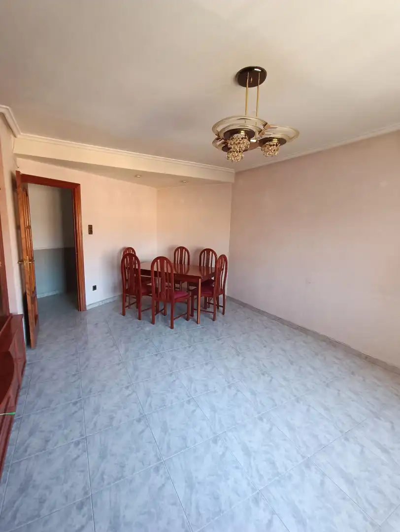 Comedor de Piso en venta en Zaragoza con Calefacción