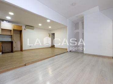Baixos en venda a Carrer Mare de Déu de les Neus
