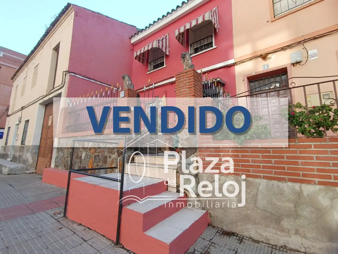Vista exterior de Casa o xalet en venda en Talavera de la Reina amb Aire condicionat, Terrassa i Moblat
