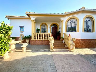 Casa amb piscina en venda a Periurbano Oeste - Sierra