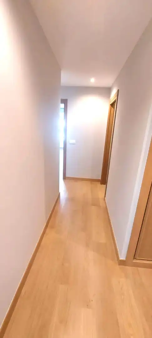 Piso de alquiler en Vigo  con Calefacción, Parquet y Trastero