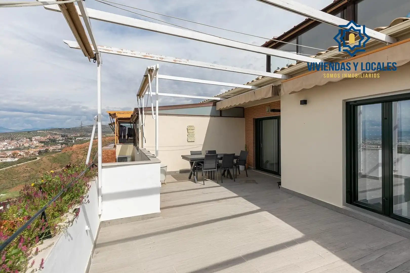 Terrassa de Àtic en venda en Jun amb Aire condicionat, Calefacció i Jardí privat