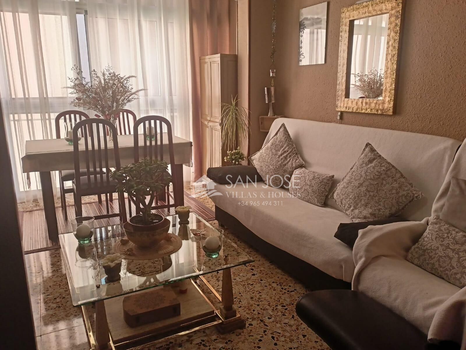 Sala d'estar de Pis en venda en Alicante / Alacant