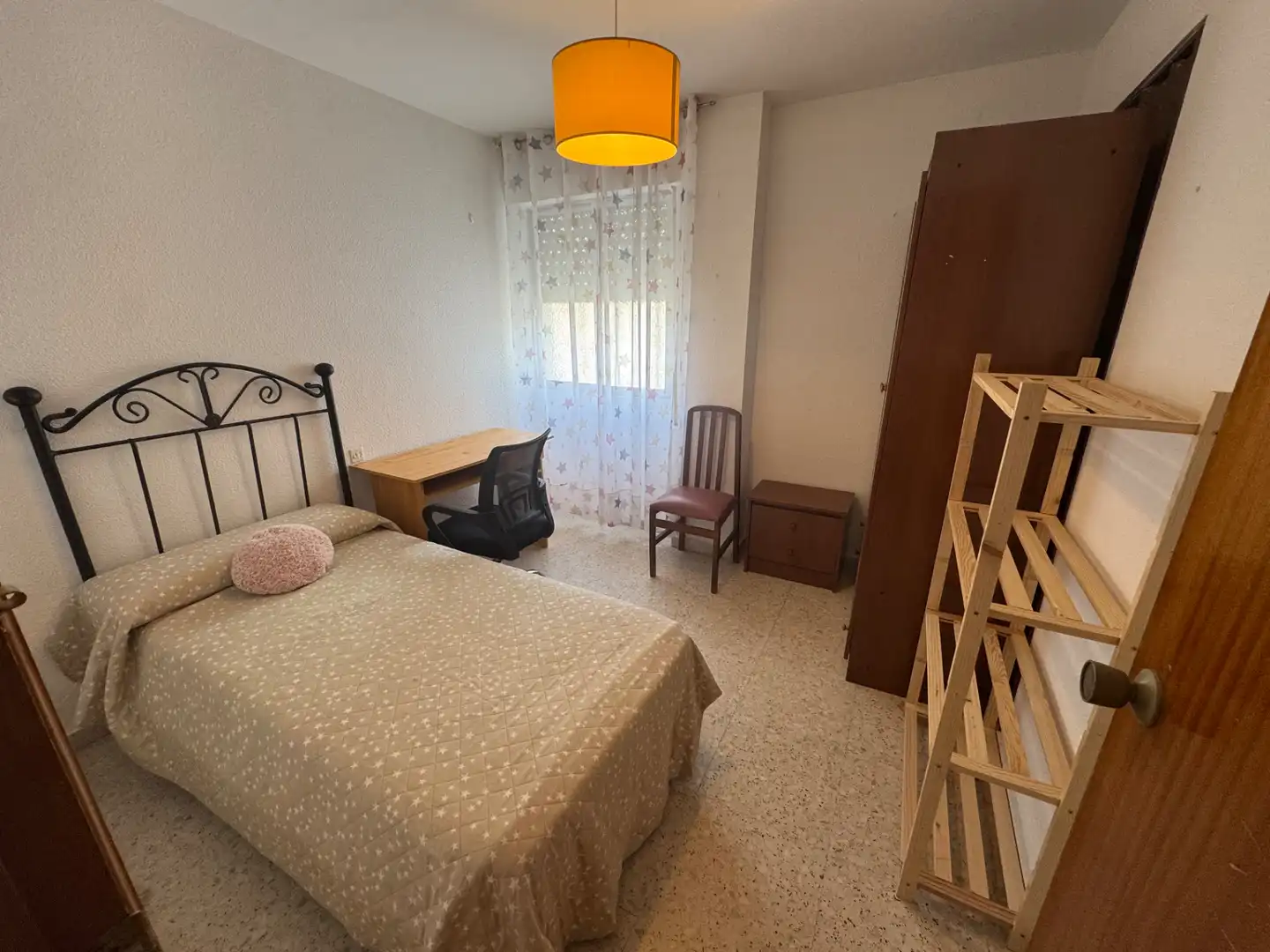 Habitación de Ático en venta en Jaén con Aire acondicionado, Terraza y Amueblado