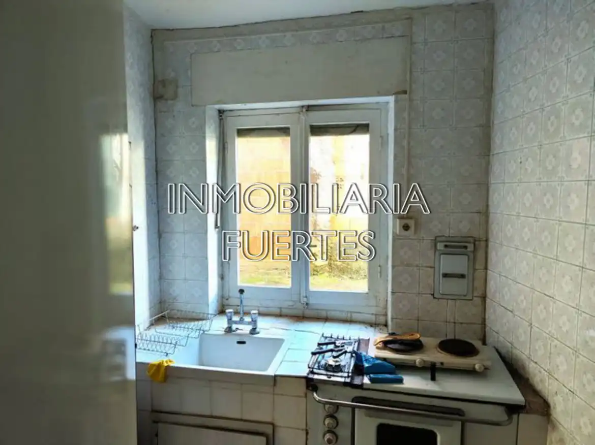 Cuina de Finca rústica en venda en Santa Colomba de Curueño amb Calefacció, Jardí privat i Parquet