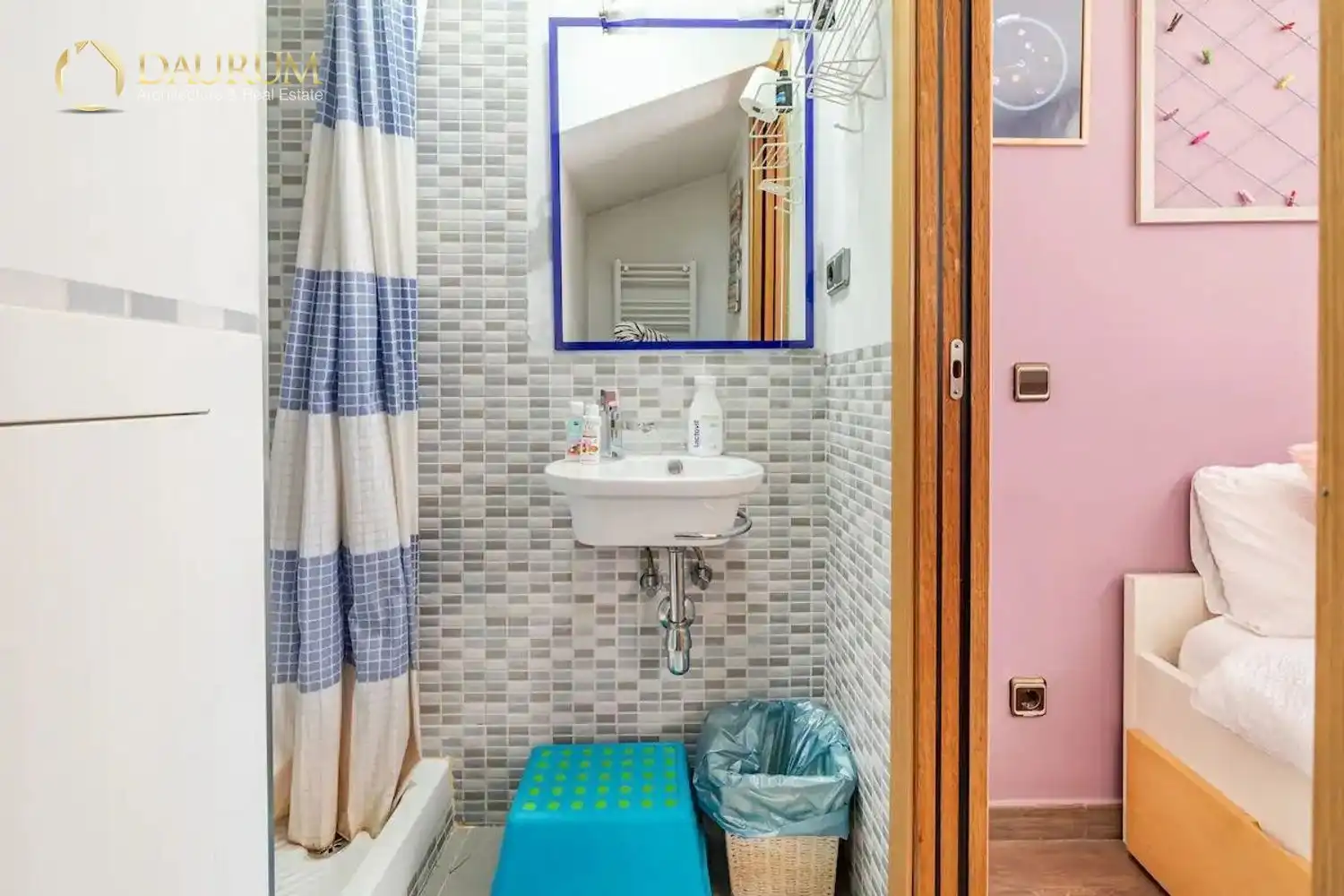 Bathroom of Houses for sale in Hortaleza