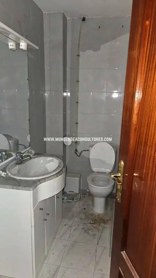 Baño de Local de alquiler en Lucena