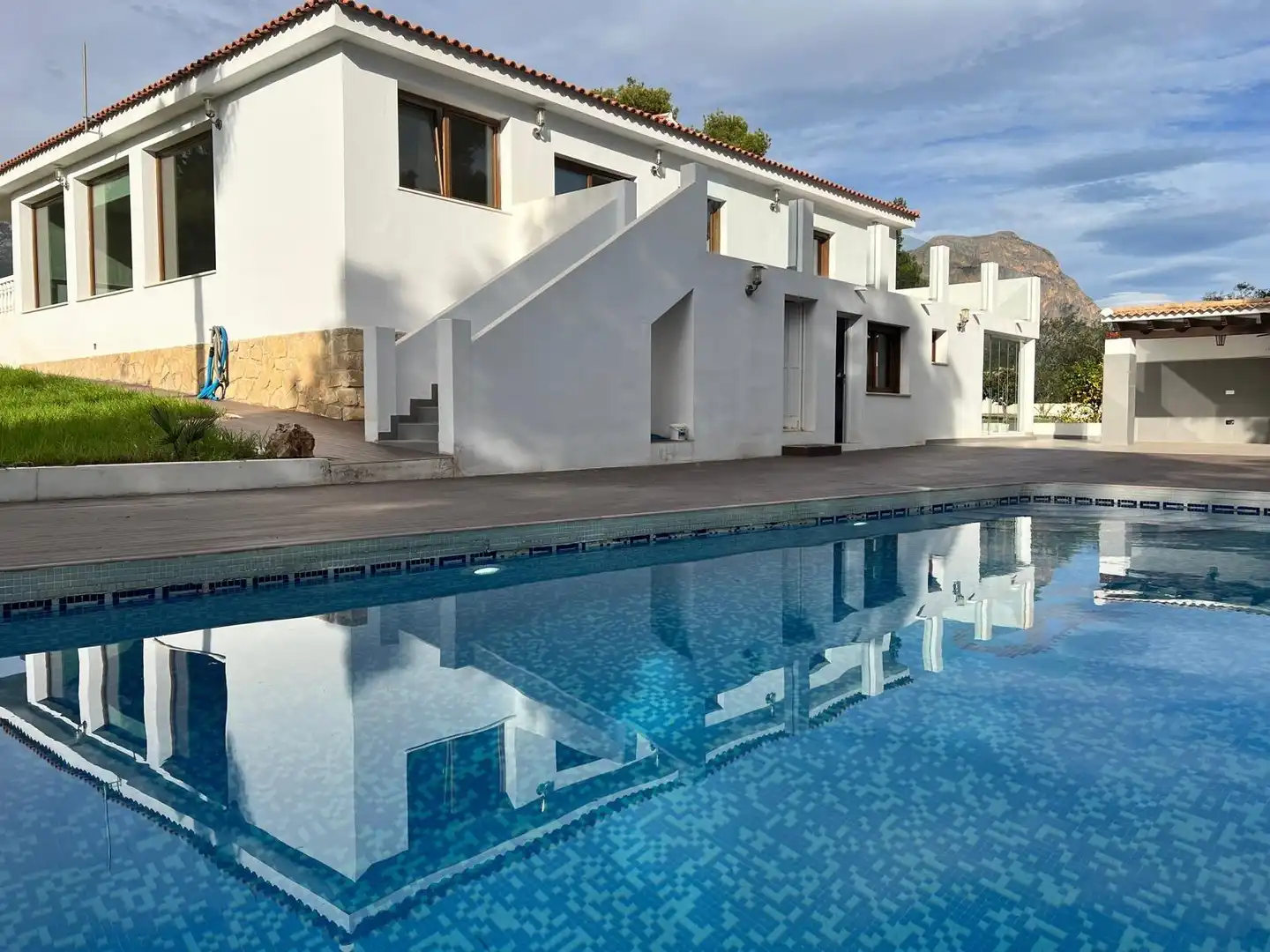 Piscina de Casa o xalet en venda en La Nucia amb Jardí privat, Terrassa i Piscina