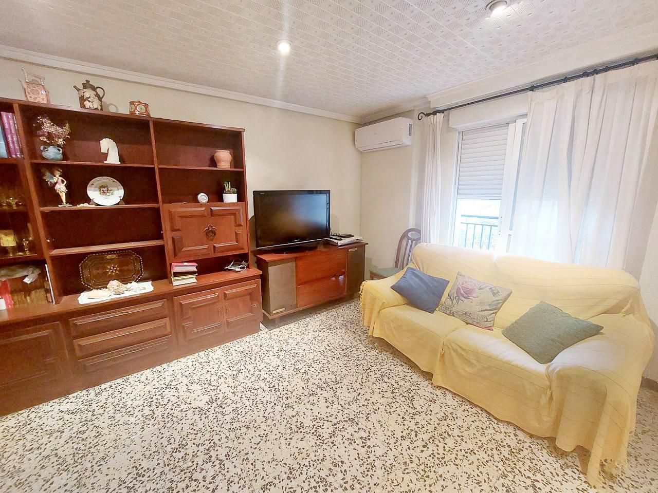 Living room of Flat for sale in Elche / Elx  with Air Conditioner, Swimming Pool and Balcony