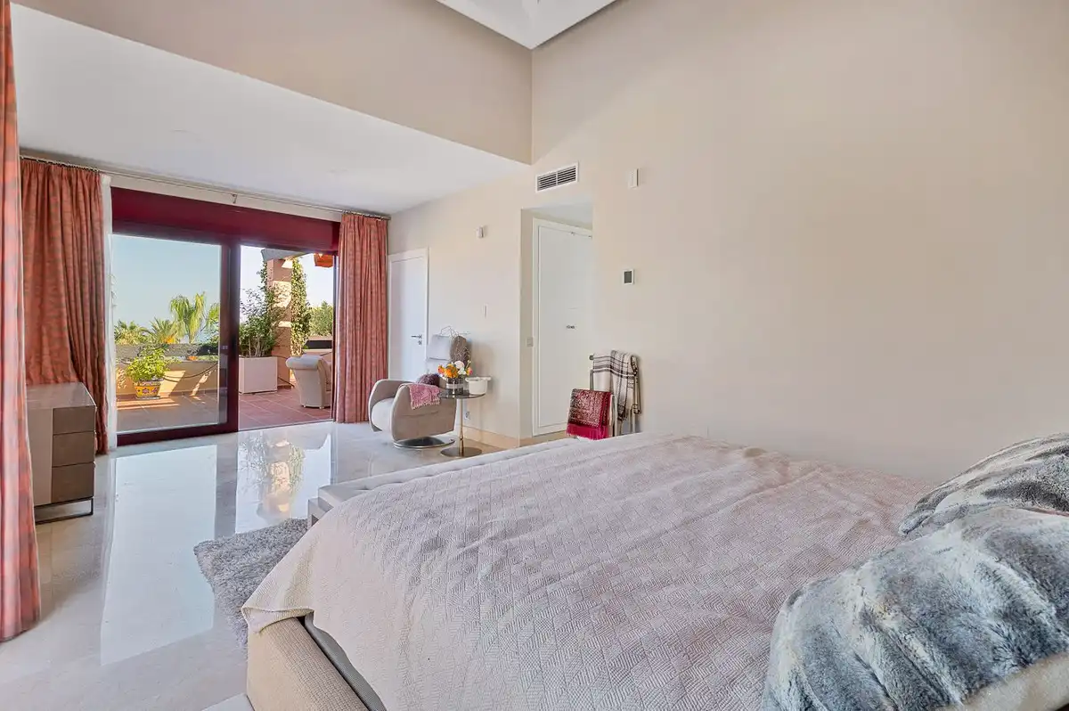 Schlafzimmer von Maisonette zum Verkauf in Marbella mit Klimaanlage, Terrasse und Gemeinschaftspool