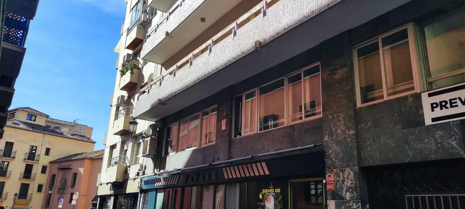 Außenansicht von Büro zur Miete in Granada mit Klimaanlage, Heizung und Abstellraum