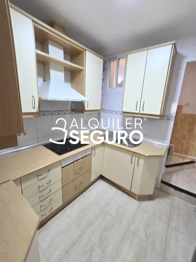 Cocina de Piso de alquiler en Alcalá de Henares con Calefacción