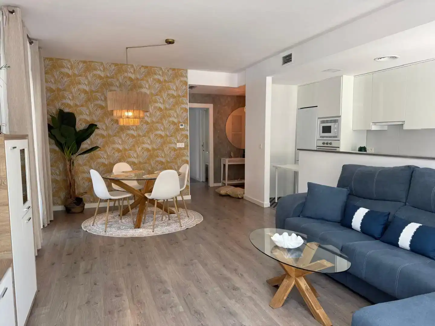 Wohnzimmer von Wohnung zur Miete in Motril mit Klimaanlage, Schwimmbad und Balkon