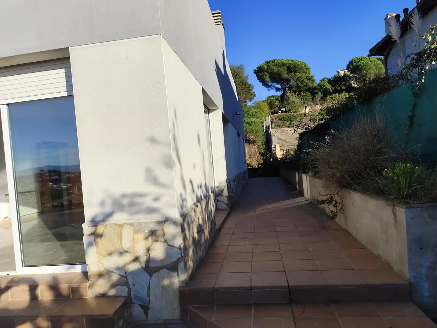 Vista exterior de Casa o xalet en venda en Lloret de Mar amb Calefacció, Jardí privat i Terrassa