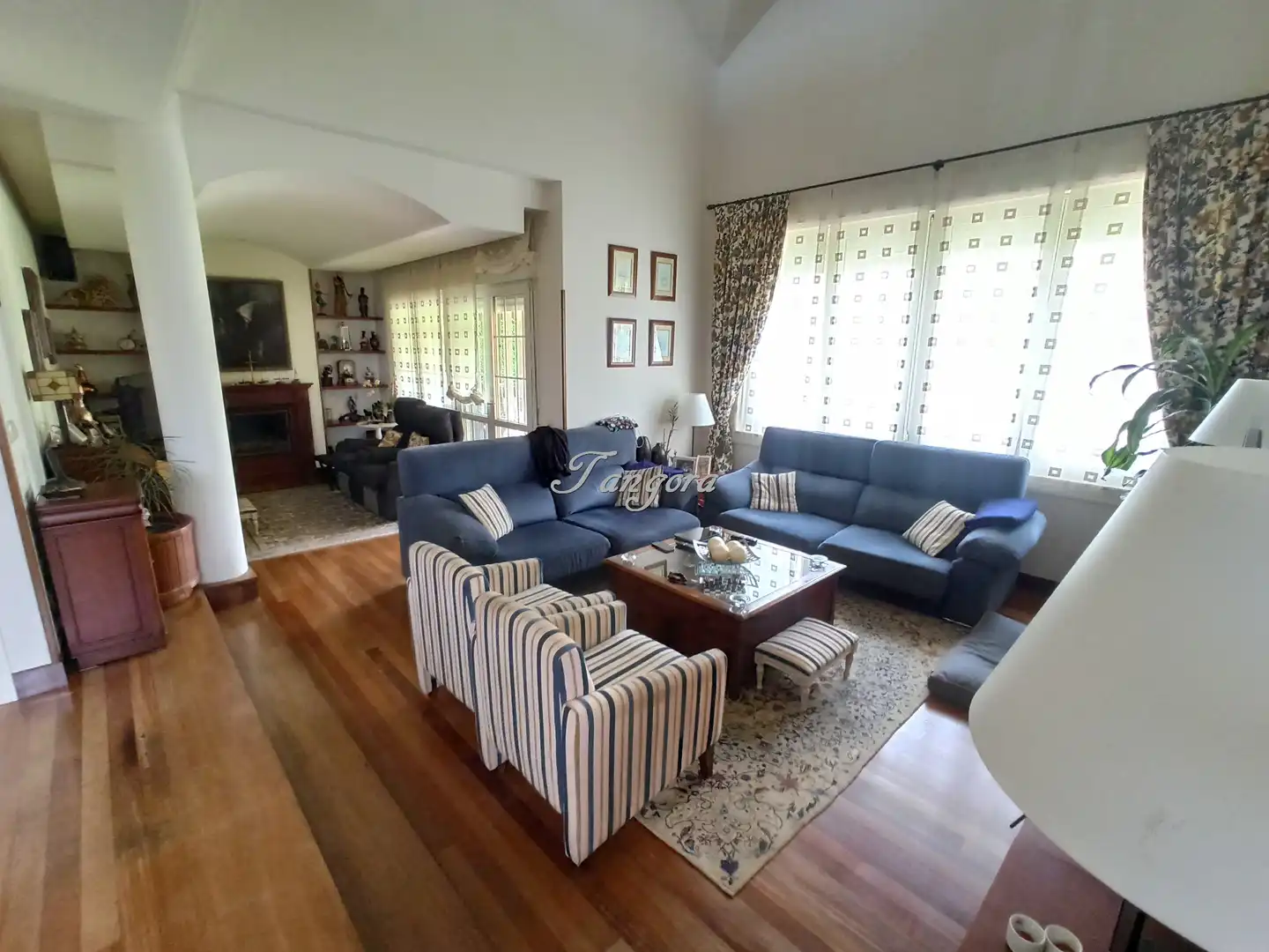 Sala de estar de Casa o chalet en venta en Getxo  con Calefacción, Jardín privado y Parquet