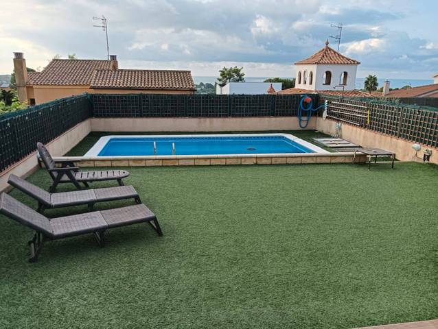 Casa-chalet en Venta en Carrer de les Xicrandes en Santa Maria