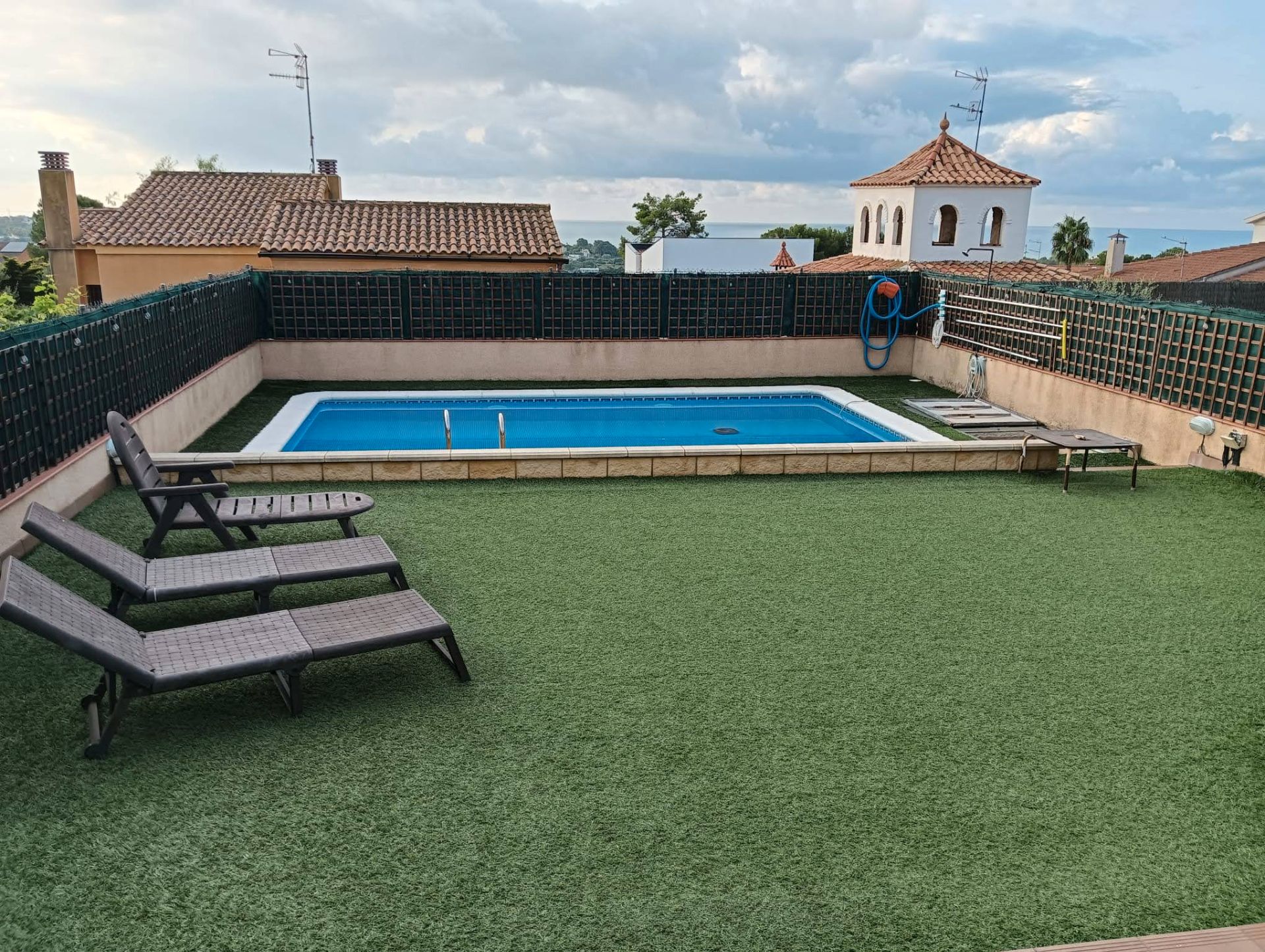 Swimming pool of House or chalet for sale in Vilanova i la Geltrú  with Air Conditioner, Heating and Private garden