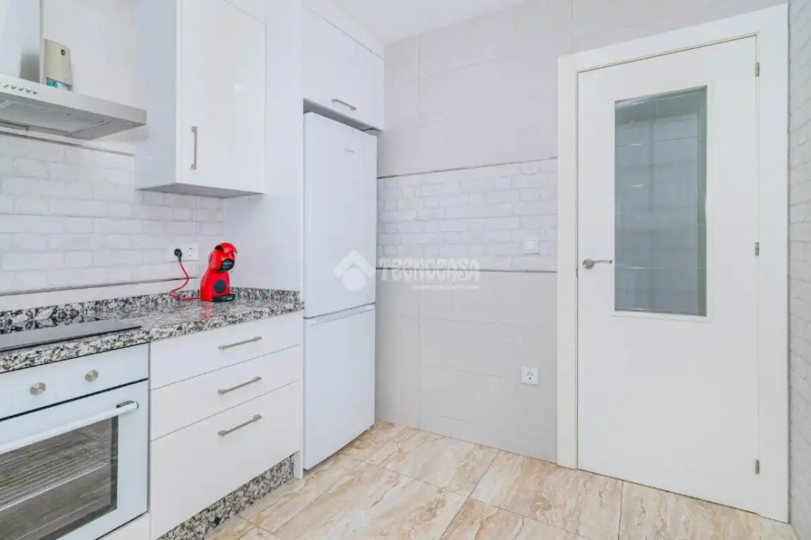 Kitchen of Flat for sale in Lucena  with Air Conditioner