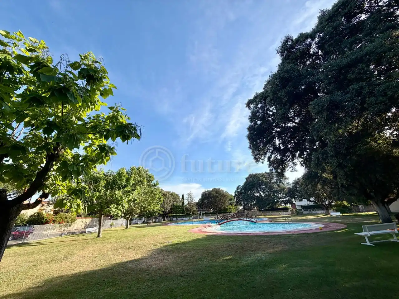 Piscina de Casa o xalet en venda en Galindo y Perahuy amb Calefacció, Jardí privat i Piscina