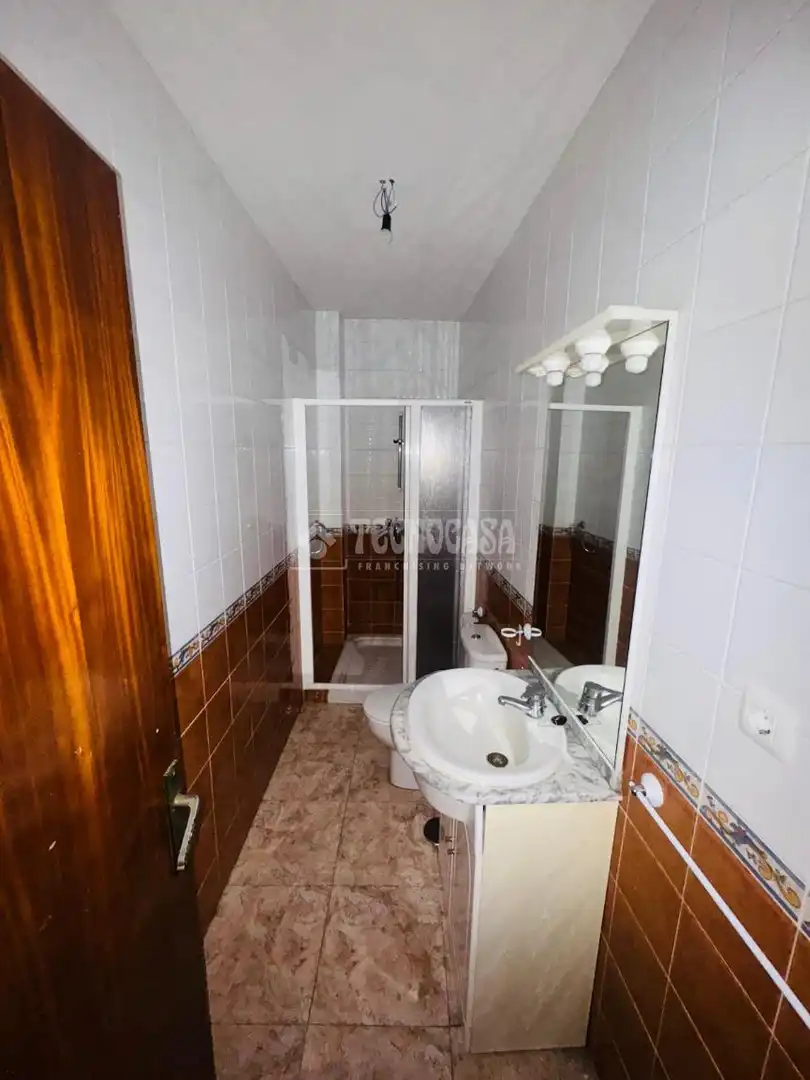 Bany de Casa adosada en venda en El Real de San Vicente amb Calefacció i Terrassa