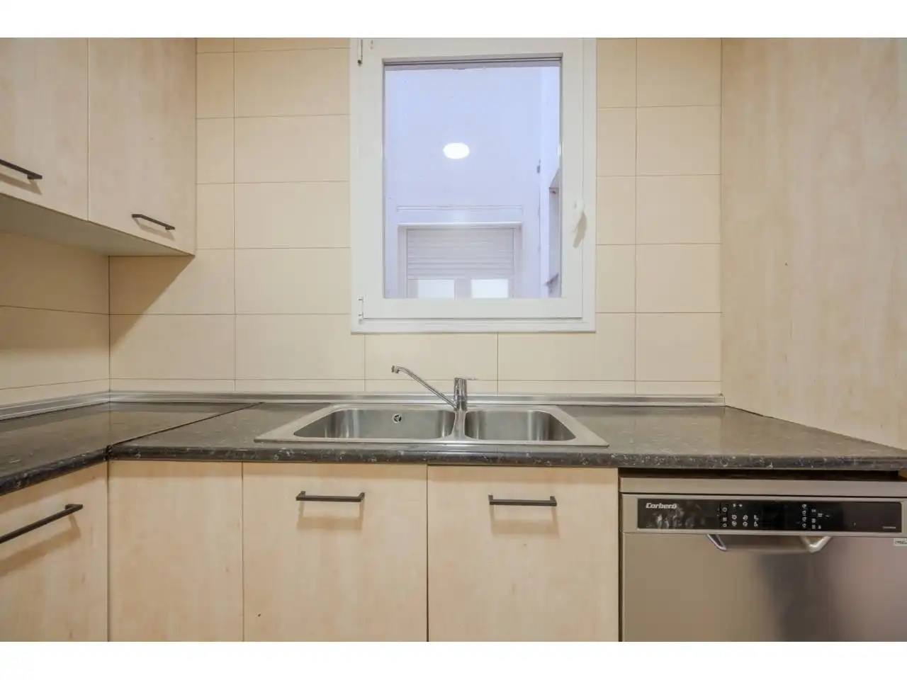Cocina de Piso en venta en Girona con Balcón