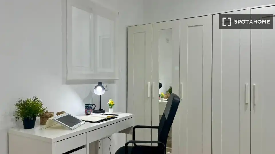 Habitación de Piso de alquiler en Burjassot con Aire acondicionado, Calefacción y Amueblado