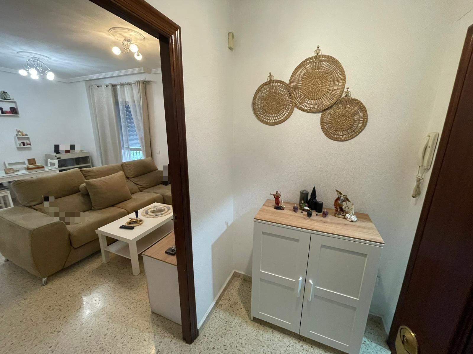 Living room of Flat for sale in  Sevilla Capital  with Air Conditioner, Heating and Balcony
