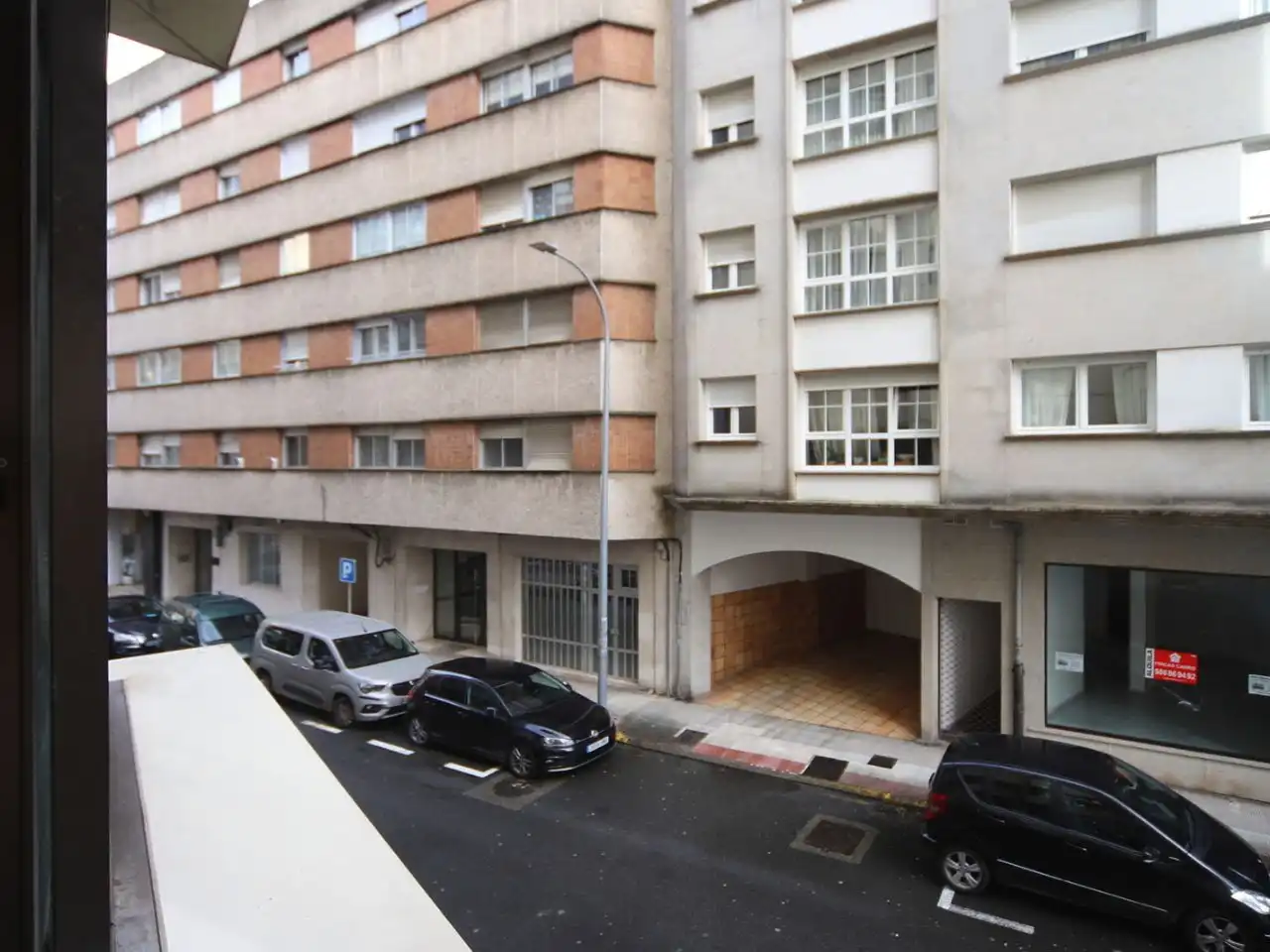 Vista exterior de Oficina de alquiler en Pontevedra Capital  con Amueblado