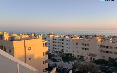 Vista exterior de Àtic en venda en Mijas amb Aire condicionat, Terrassa i Moblat