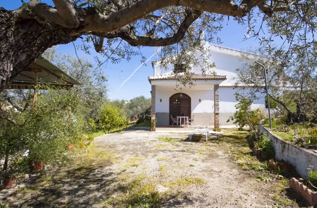 Casa rústica con piscina en venta en Riogordo, imagen 3