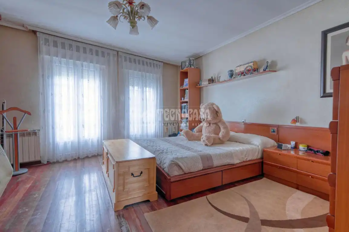 Habitación de Casa adosada en venta en Valladolid con Calefacción, Parquet y Balcón