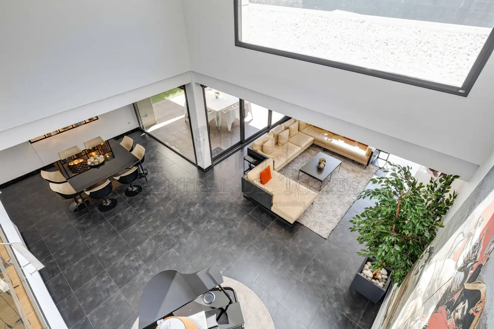 Sala d'estar de Casa o xalet en venda en Sant Cugat del Vallès amb Aire condicionat, Calefacció i Jardí privat