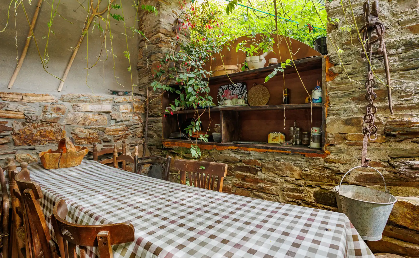 Terrassa de Local en venda en Navia de Suarna amb Moblat