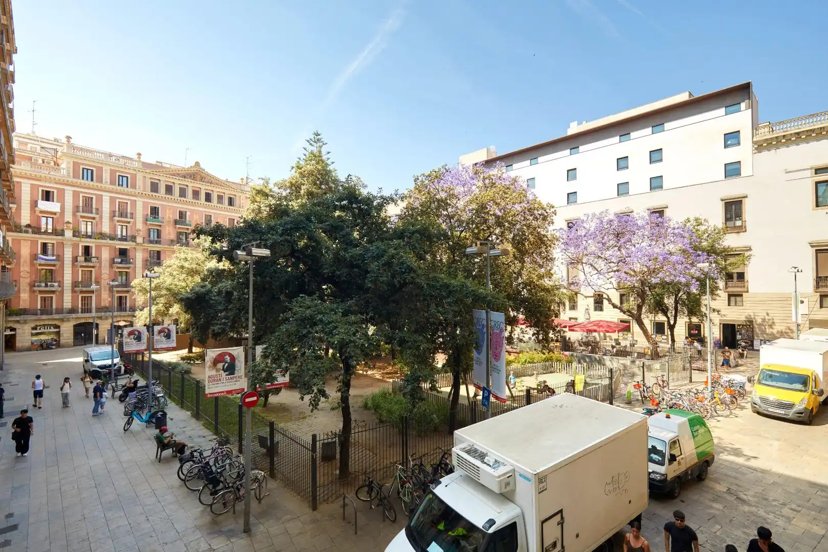 Vista exterior de Piso en venta en Barcelona con Balcón