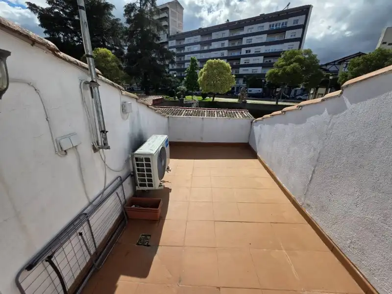 Terrassa de Casa o xalet en venda en Plasencia amb Aire condicionat, Jardí privat i Terrassa