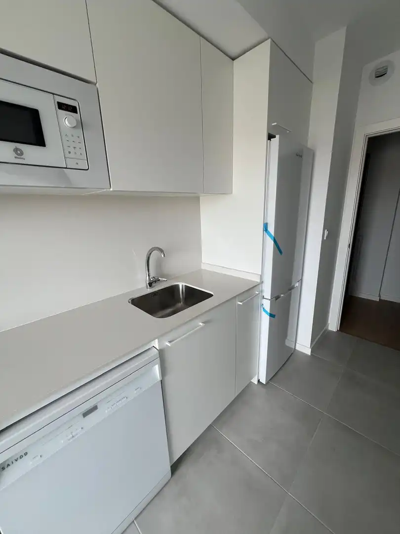 Appartamento con terrazza in affitto a Entrenúcleos, imagen 16