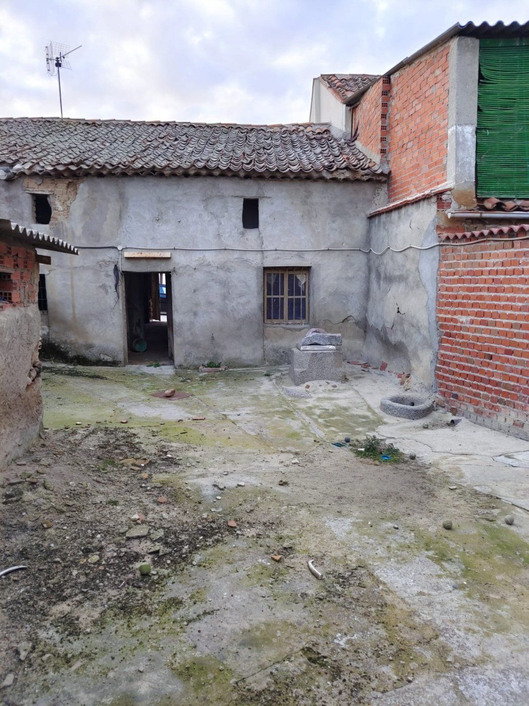 Exterior view of House or chalet for sale in Adanero  with Private garden