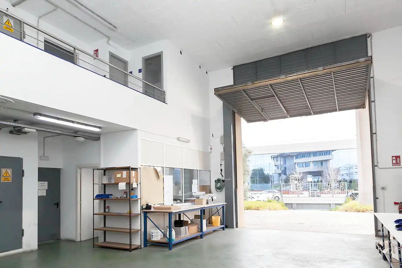Nave industrial en venta en Molins de Rei con Alarma