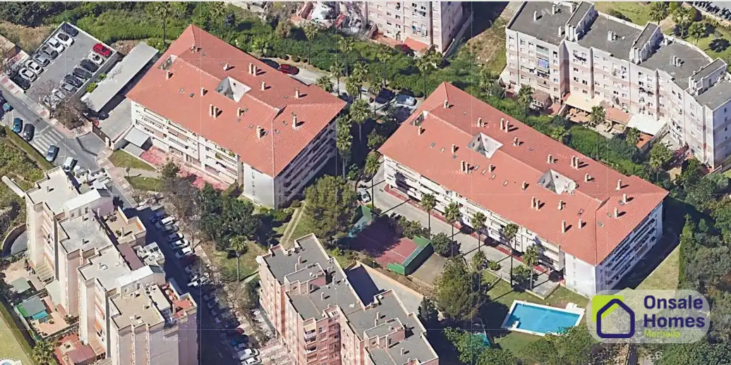 Vista exterior de Pis de lloguer en Marbella amb Aire condicionat, Moblat i Piscina comunitària