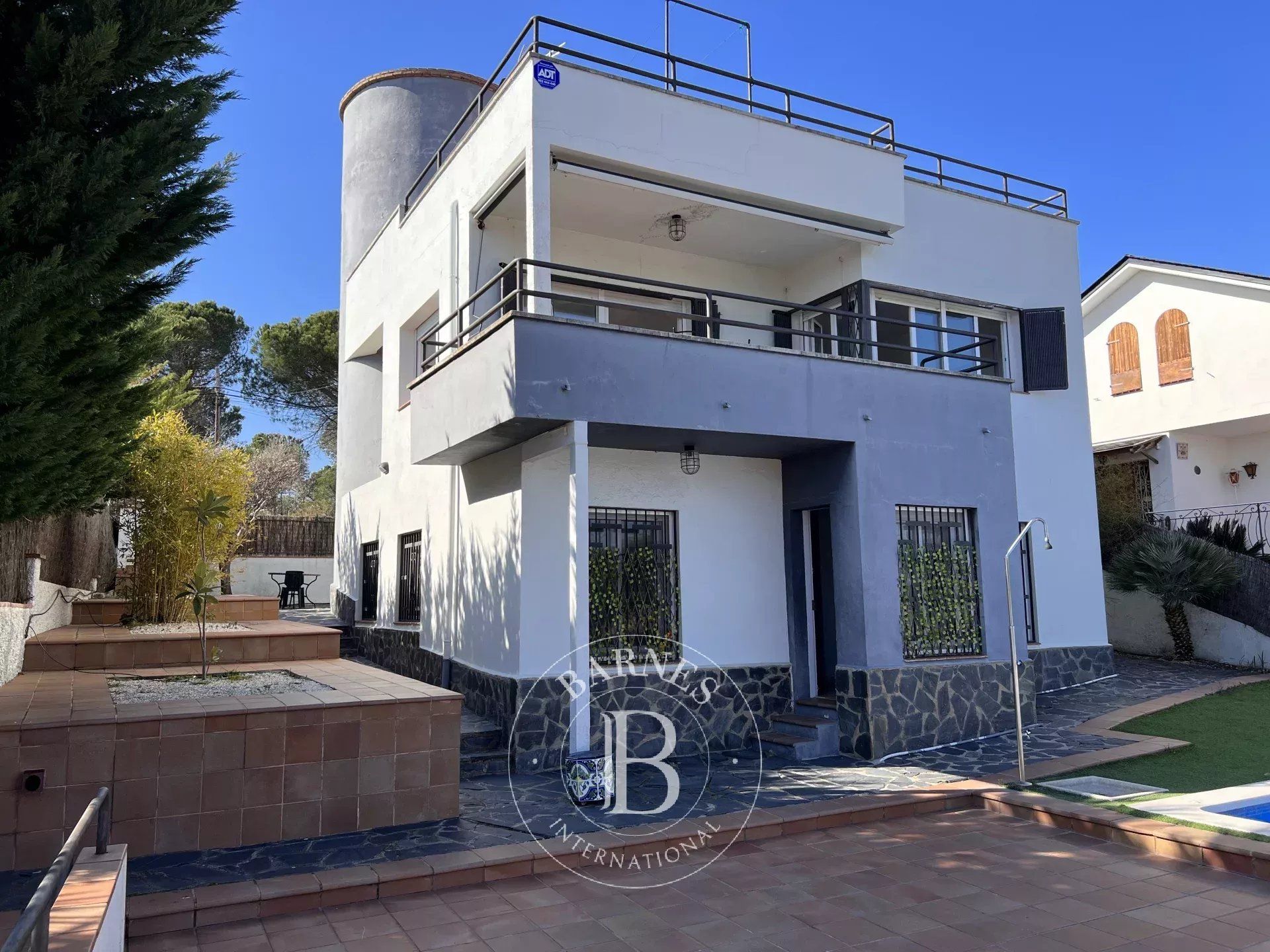 Vista exterior de Casa o xalet en venda en Sant Pol de Mar amb Aire condicionat, Calefacció i Jardí privat