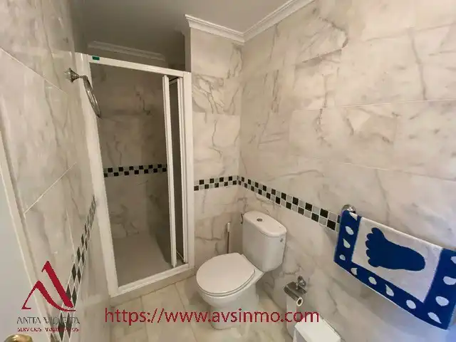 Baño de Apartamento de alquiler en Orihuela con Aire acondicionado, Amueblado y Horno