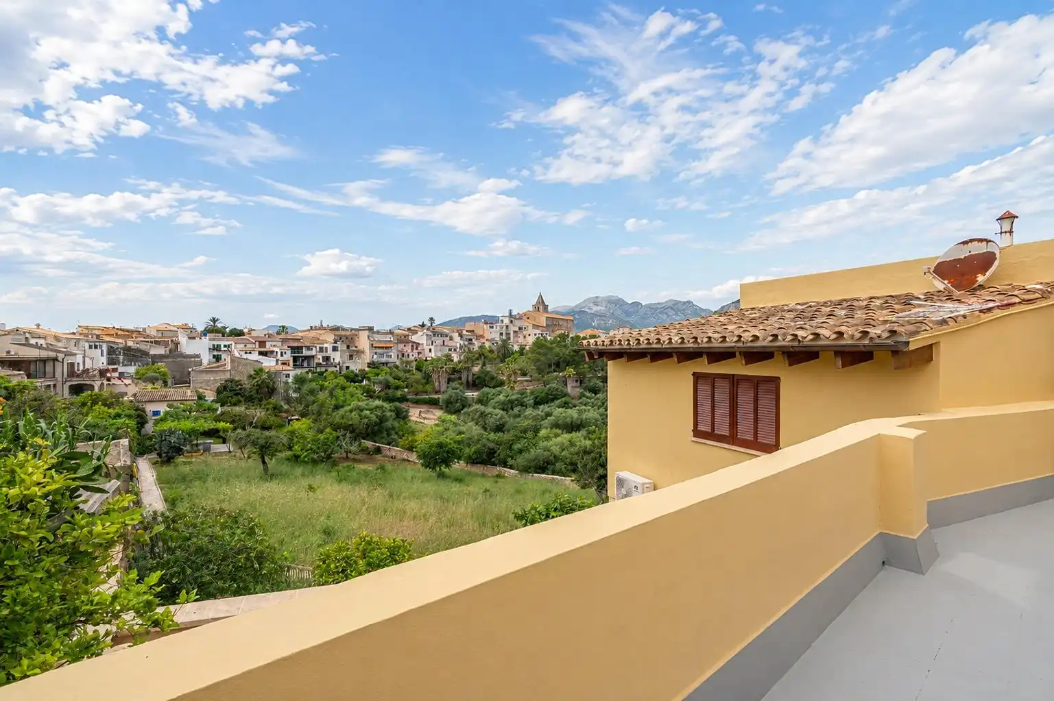 Vista exterior de Casa o chalet de alquiler en Campanet con Aire acondicionado, Calefacción y Terraza