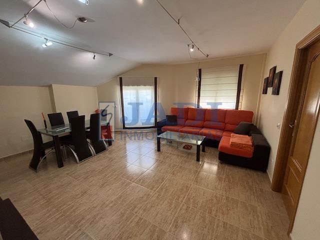 Sala de estar de Ático de alquiler en Valdepeñas con Aire acondicionado, Calefacción y Terraza
