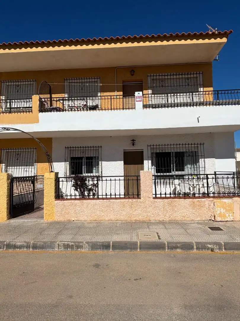 Vista exterior de Pis en venda en Cartagena amb Jardí privat, Terrassa i Traster