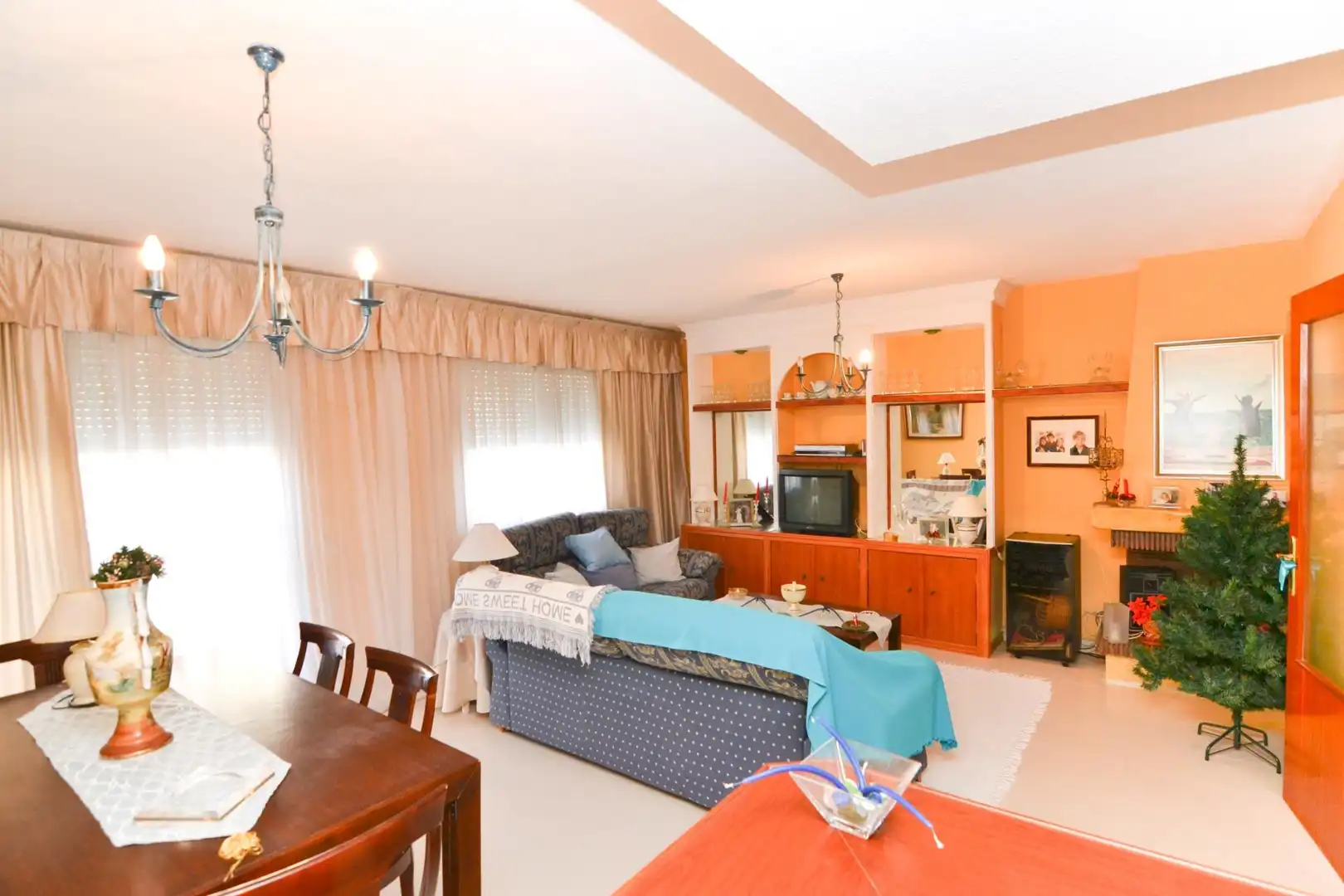 Sala de estar de Casa adosada en venta en Navalcarnero con Aire acondicionado, Calefacción y Jardín privado