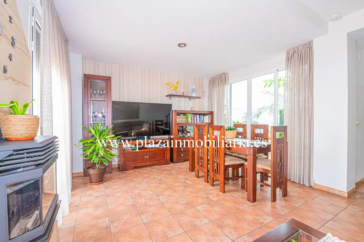 Living room of Houses for sale in Lucena  with Air Conditioner, Terrace and Storage room