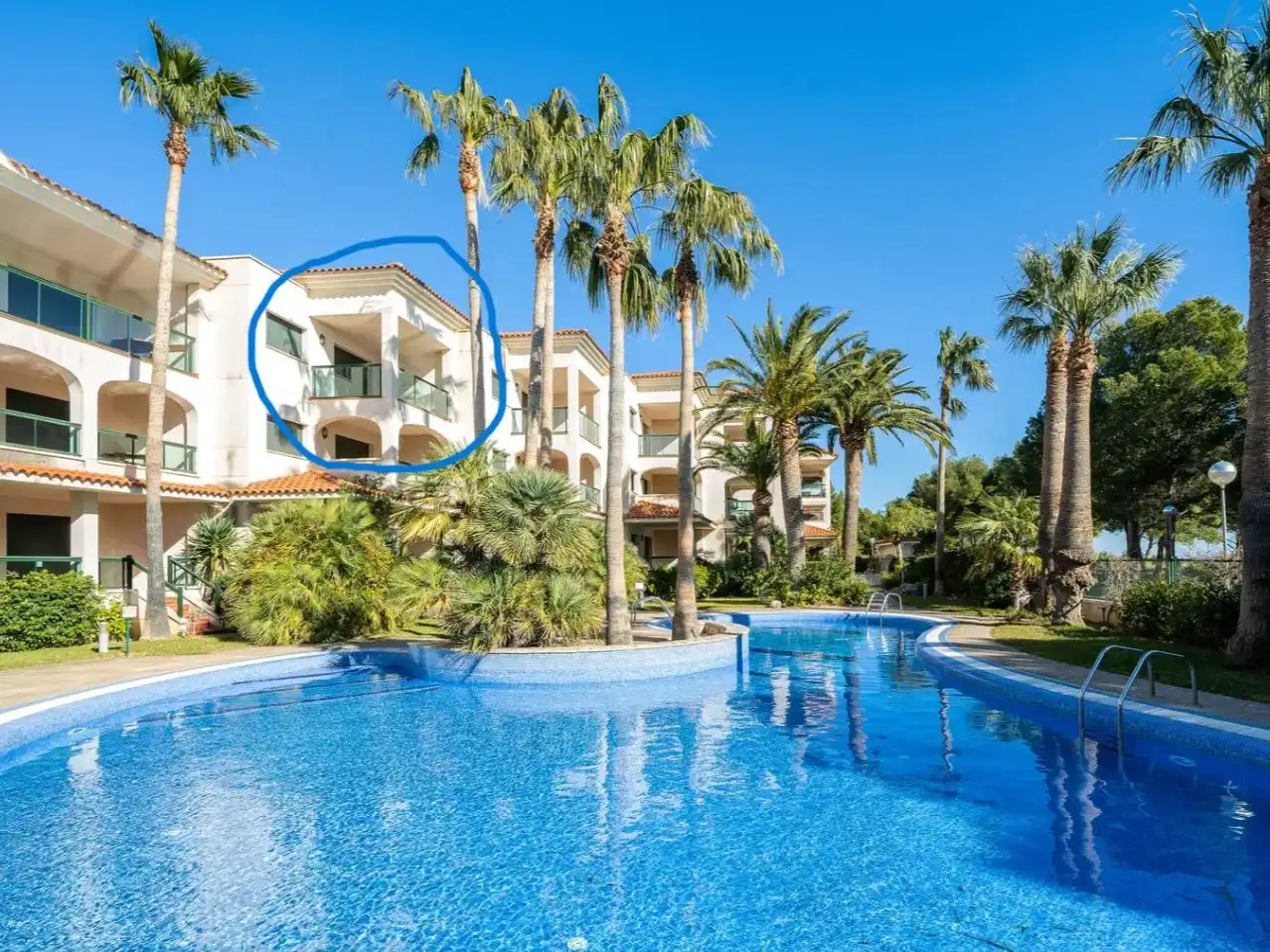 Apartment with pool for sale in Carrer de Cadaloques 96