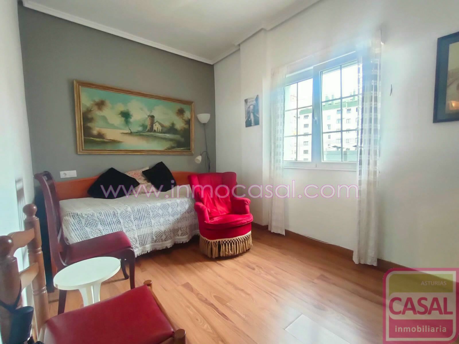 Habitación de Piso en venta en Avilés con Trastero y Amueblado