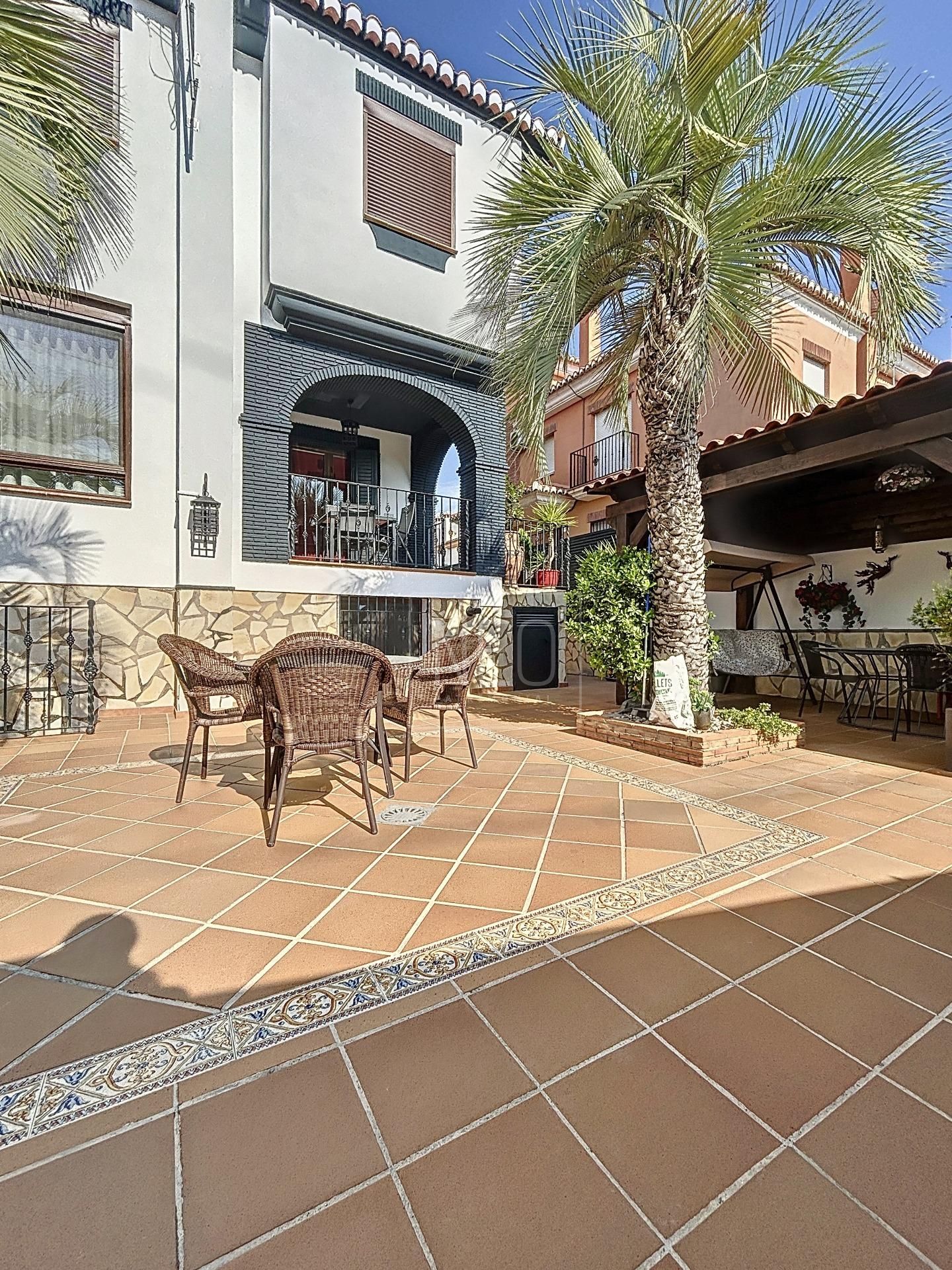 Terrassa de Casa o xalet en venda en Vegas del Genil amb Aire condicionat, Jardí privat i Terrassa