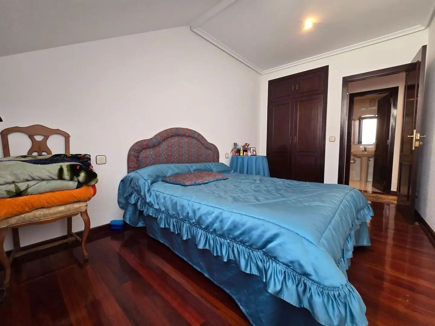 Schlafzimmer von Maisonette zum Verkauf in Llanes